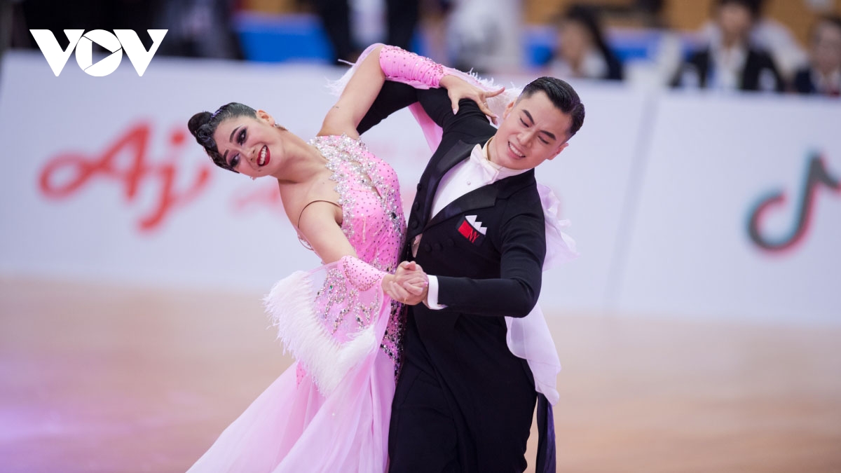 Dancesport performances excite crowds at SEA Games 31